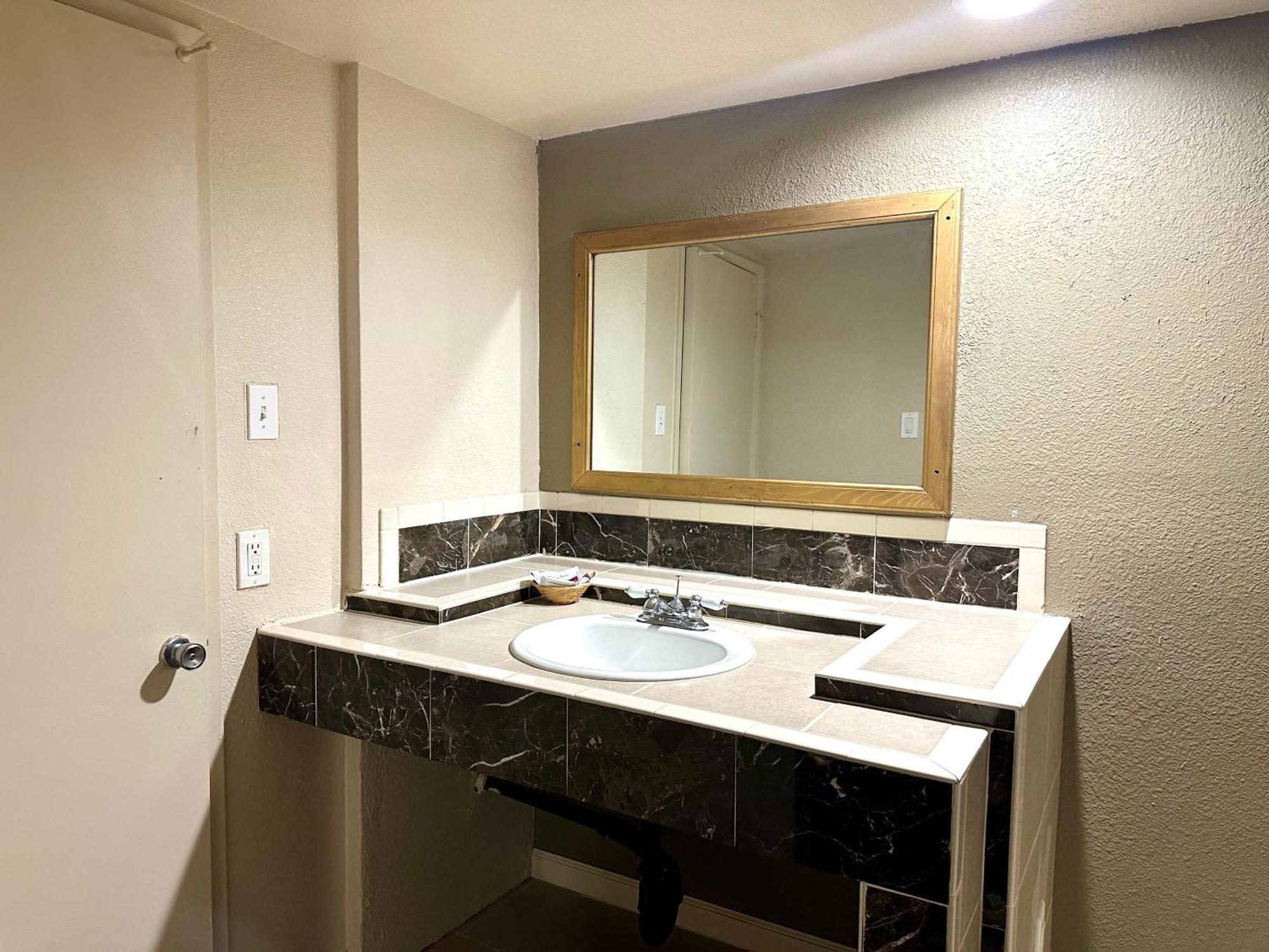 Regency Inn เฟรสโน ภายนอก รูปภาพ